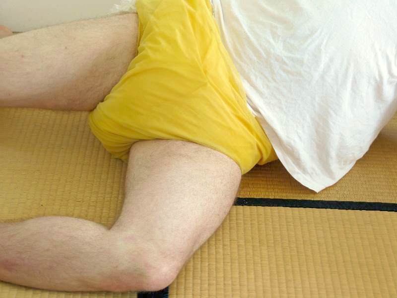 Yellow_Rhumbas_04
Self-portrait image. Cloth diaper with yellow Rhumba-style pants.
