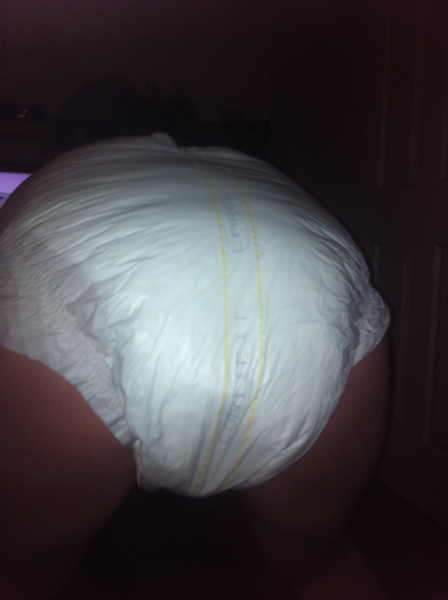 girlfriends ass in her diaper 
