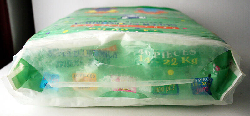 Super Economica Plastic Disposable Nappies - Unisex - No5 - Maxi Plus - 14-22kg - 31-48lbs - 40pcs - 3
