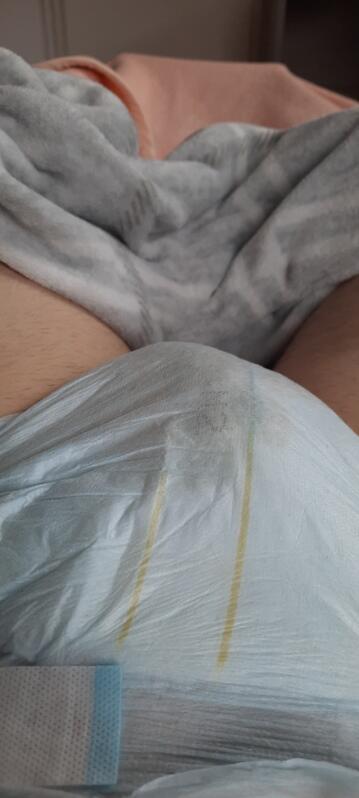 Wet morning
Keywords: wet diaper moring bed