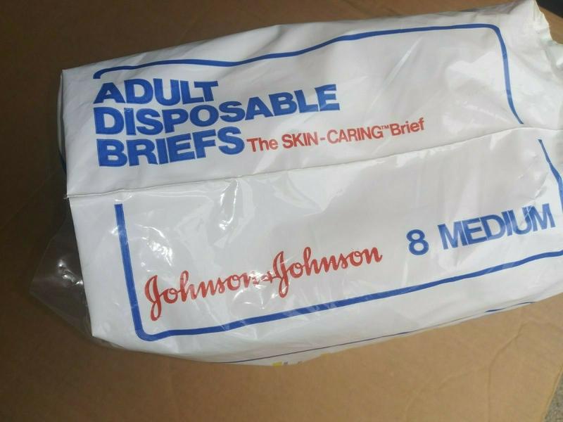 Johnson & Johnson Adult Disposable Skin-Care Briefs - No2 - M - 8pcs - 4
