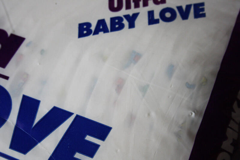 Maxi Ultra Baby Love Plastic Disposable Nappies - No4 - Maxi - 18-30kg - 39-66lbs - Value Pack - 60pcs - 2
